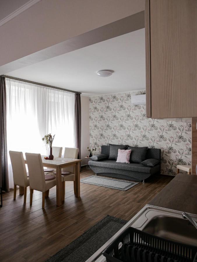 Varfal Apartman Eger Bagian luar foto