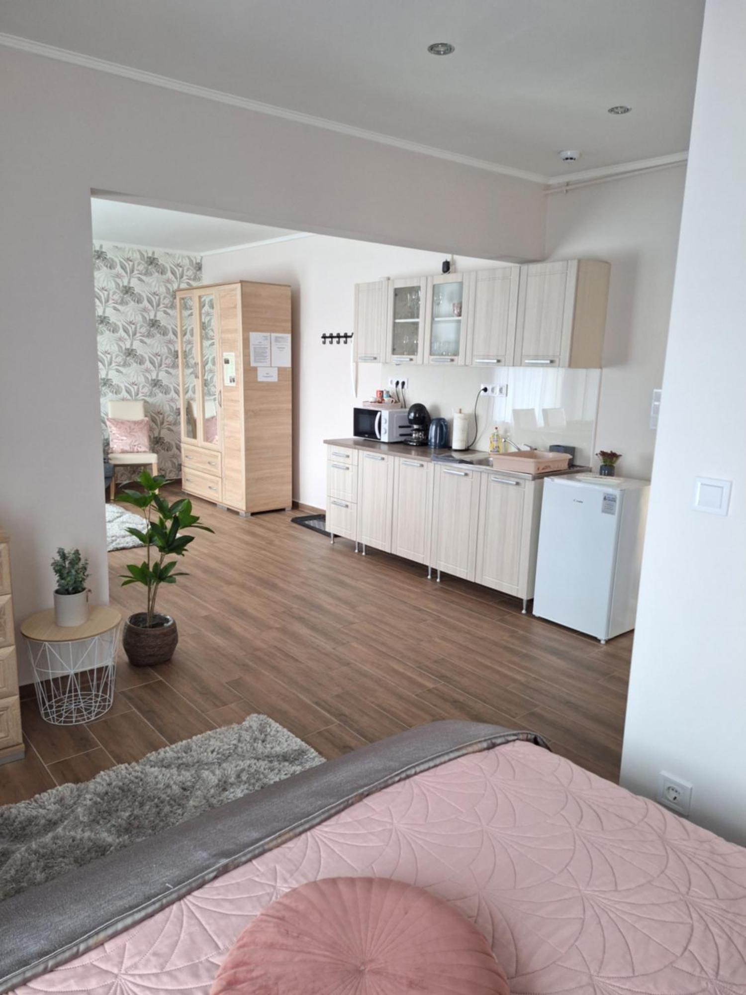 Varfal Apartman Eger Bagian luar foto