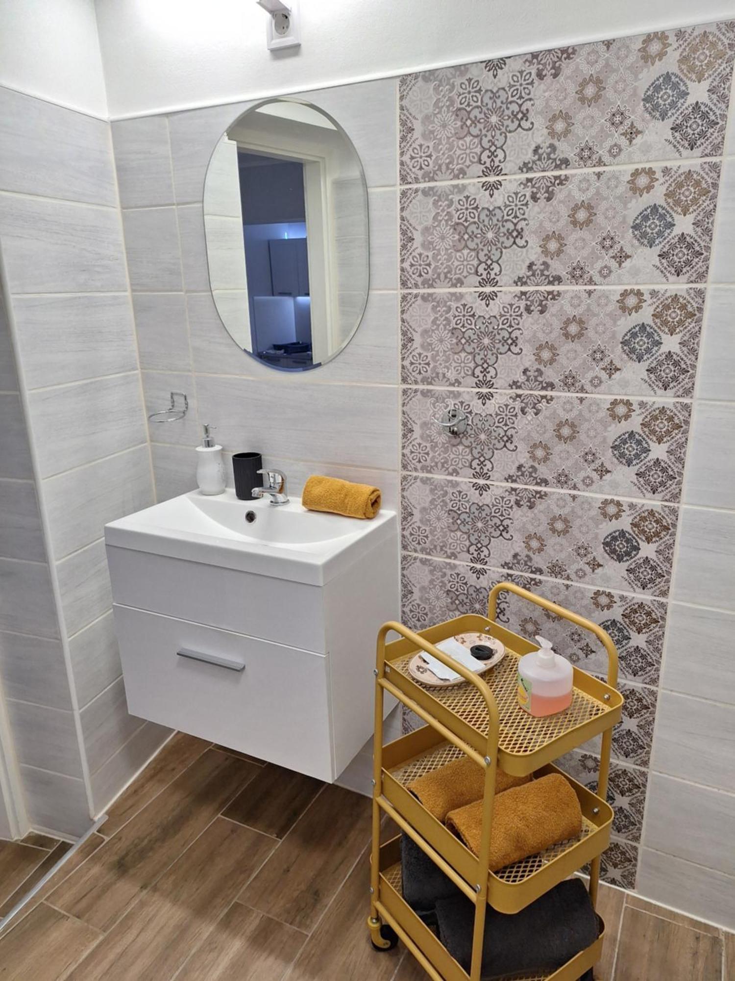 Varfal Apartman Eger Bagian luar foto