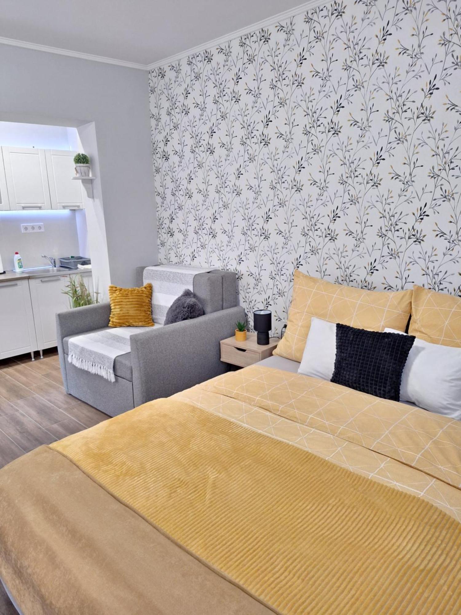 Varfal Apartman Eger Bagian luar foto