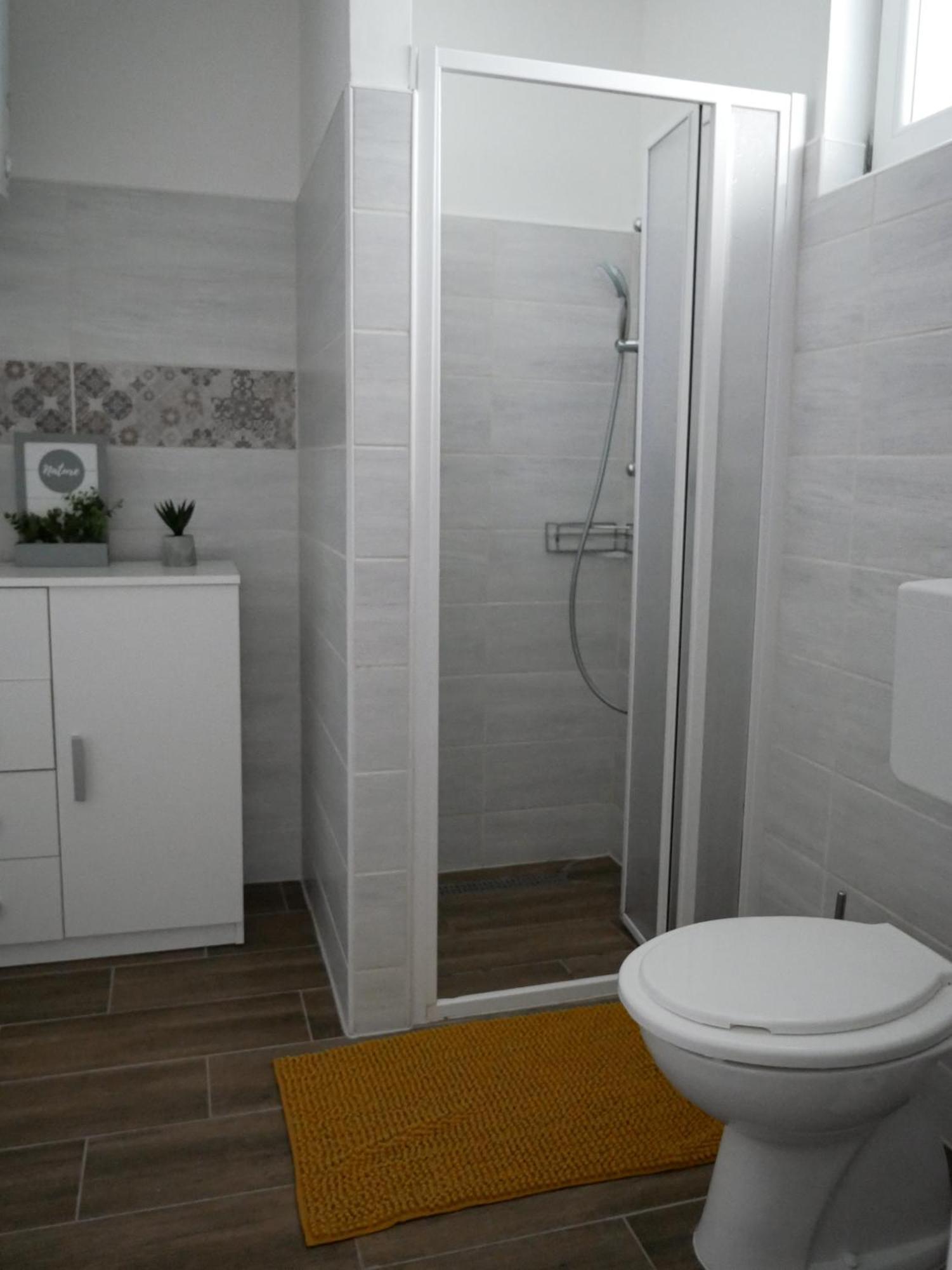 Varfal Apartman Eger Ruang foto
