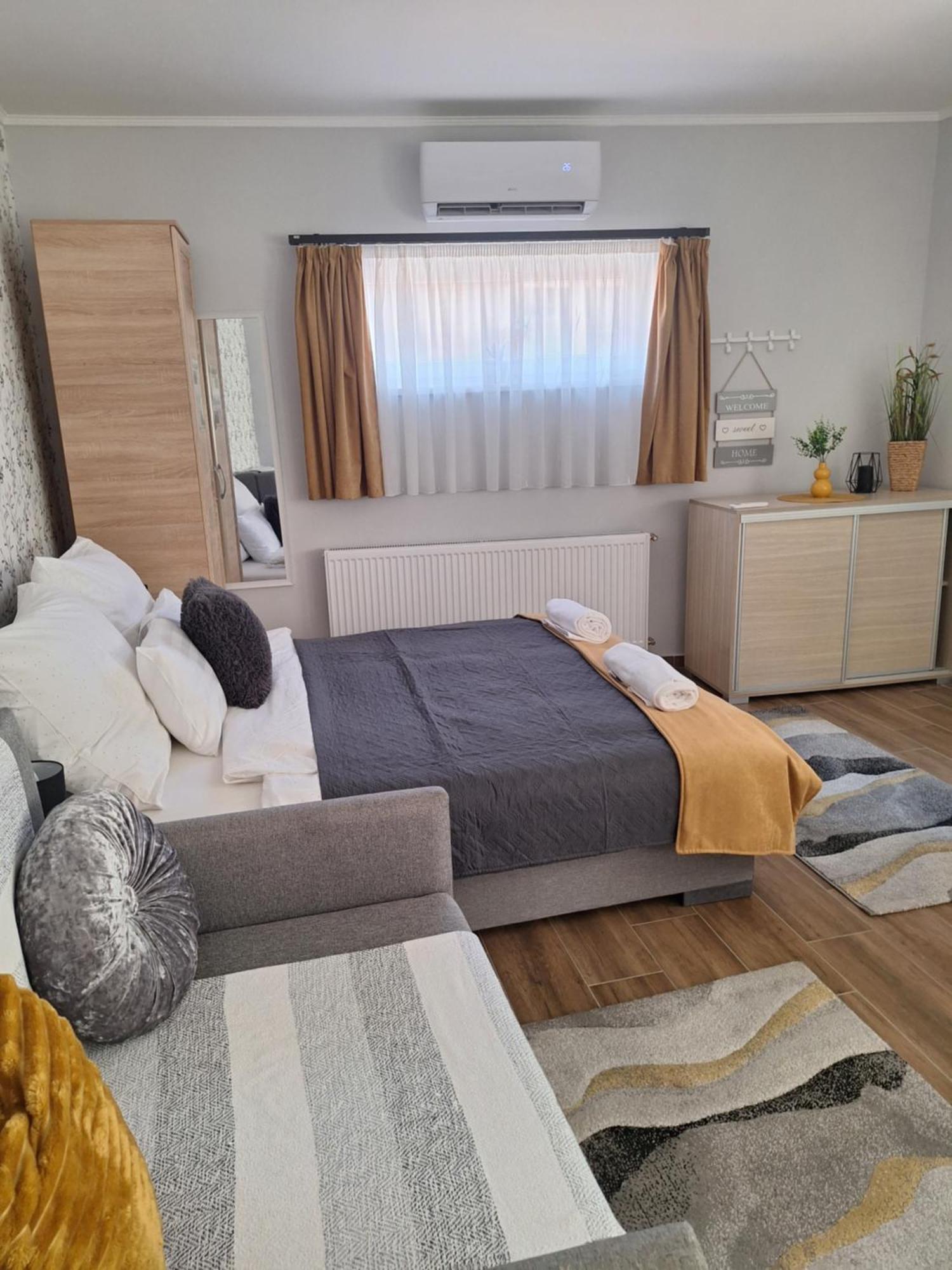 Varfal Apartman Eger Bagian luar foto
