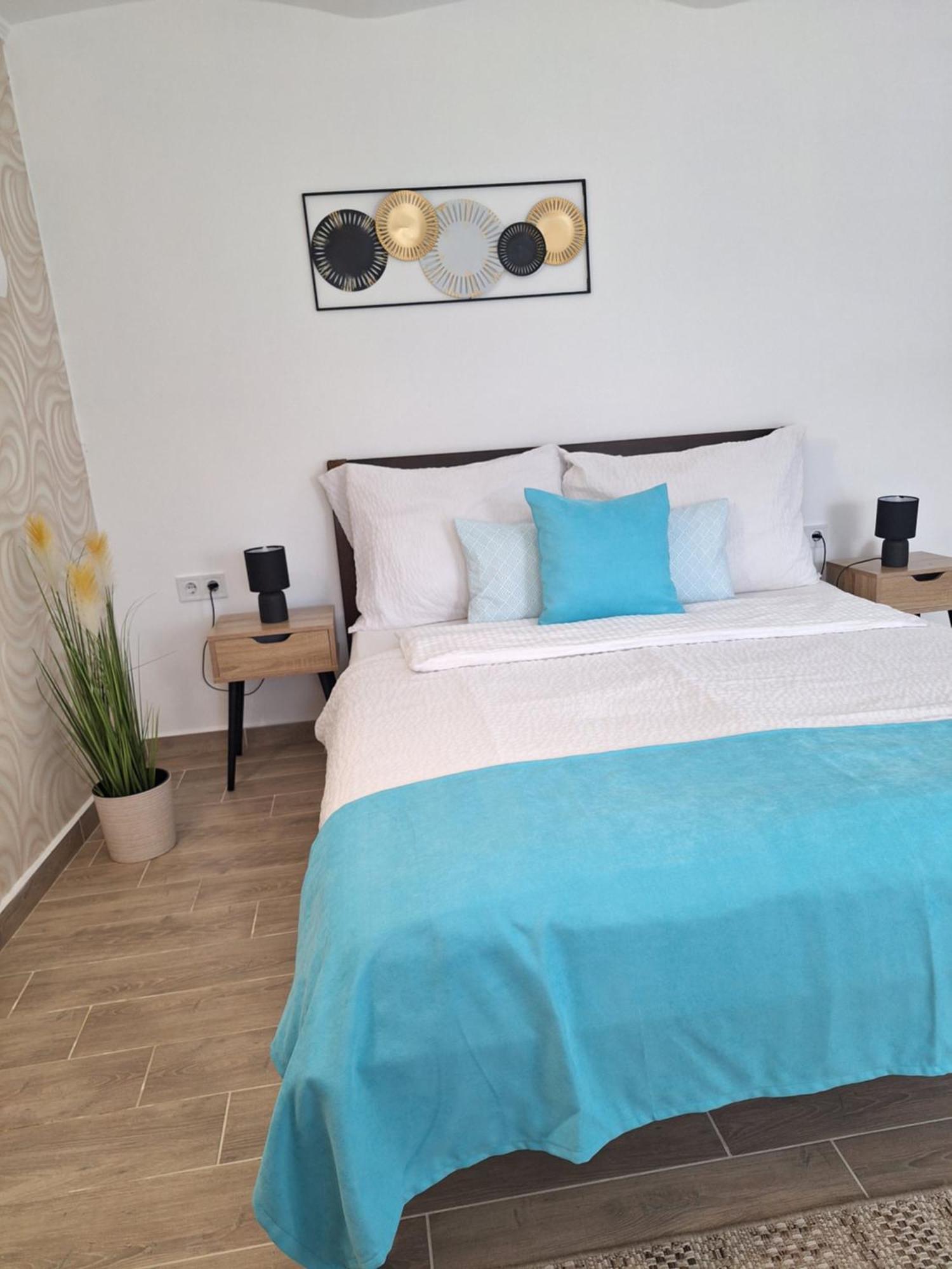 Varfal Apartman Eger Bagian luar foto