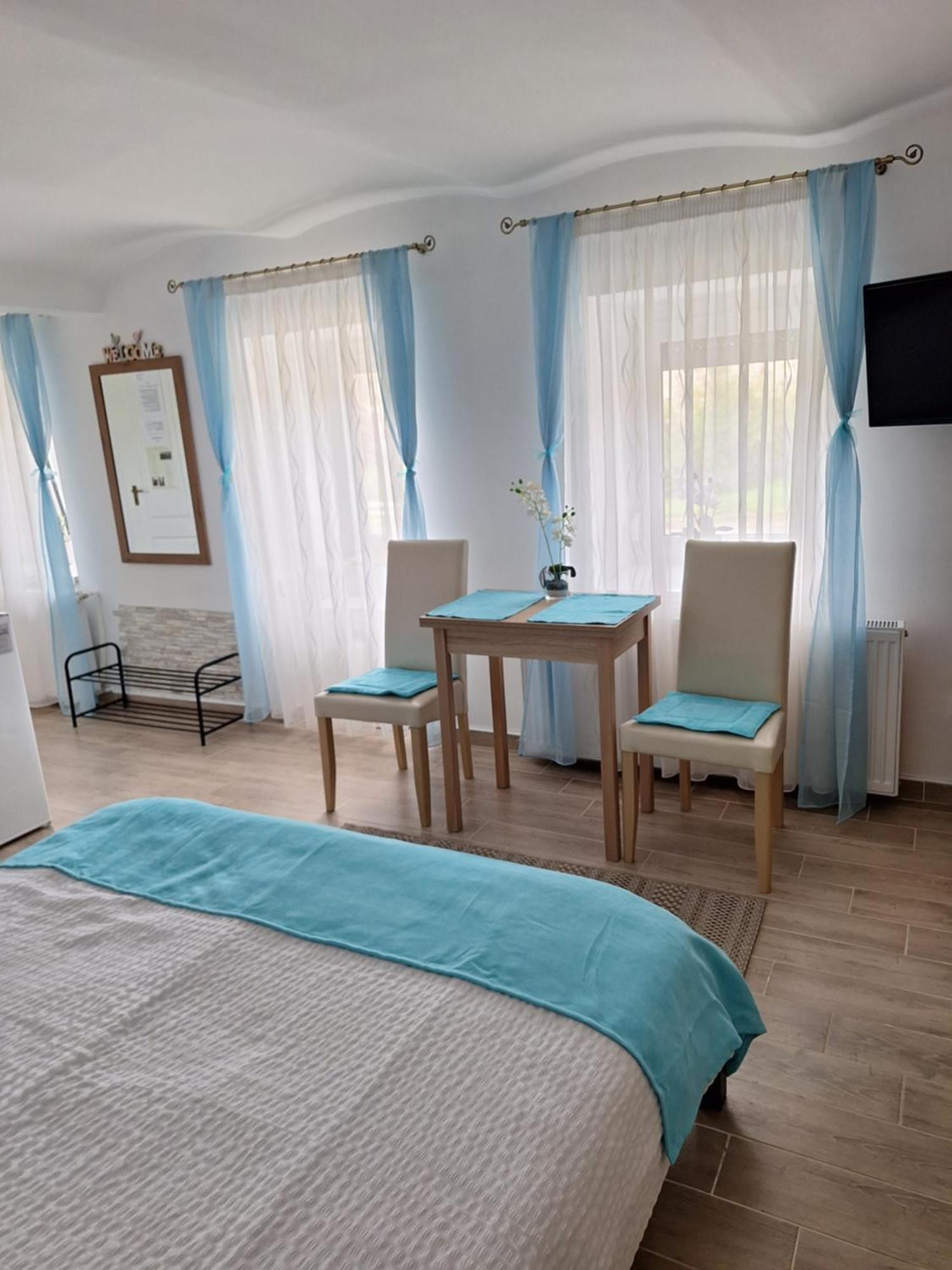 Varfal Apartman Eger Bagian luar foto