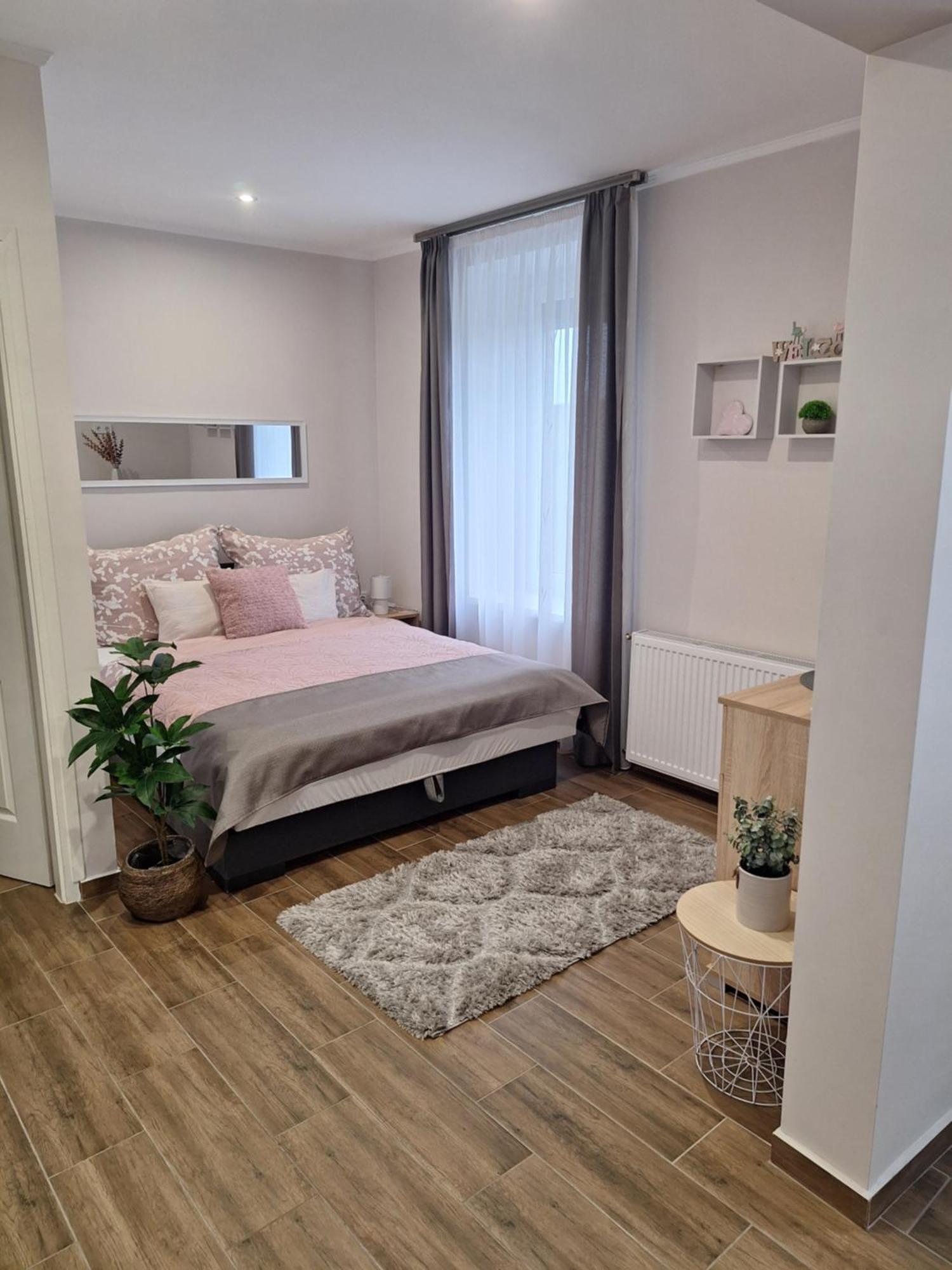 Varfal Apartman Eger Ruang foto